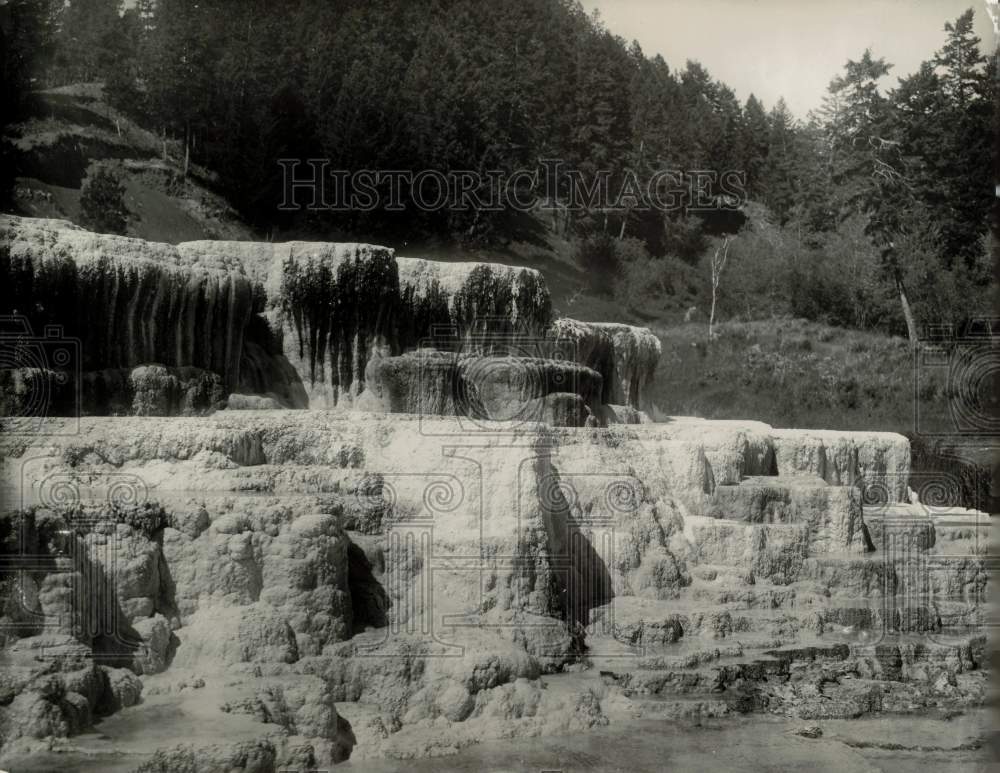 Press Photo A view of Hymen Terrace in Yellowstone National Park - lry19704- Historic Images