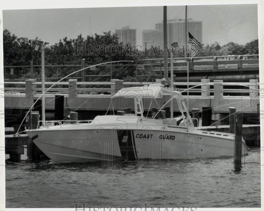 1990 Press Photo Controversial Coast Guard Speedboat at Miami Beach Station- Historic Images