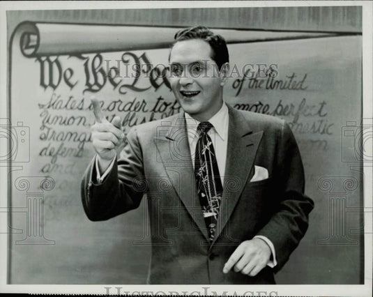 Press Photo Dan Seymour, host of NBC's 