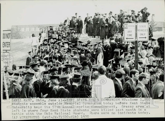 1970 Press Photo Spring Commencement at Kent State University, Ohio - lry22060- Historic Images