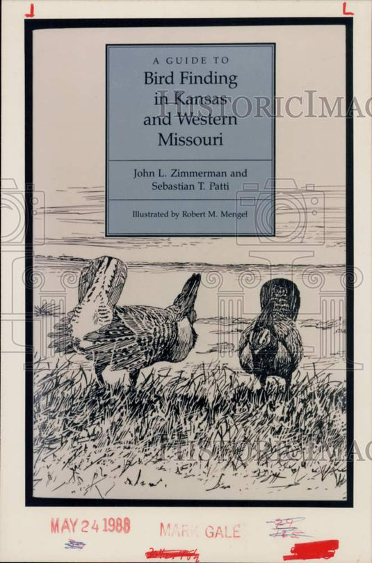 1988 Press Photo "A Guide To Bird Finding in Kansas and Western Missouri" book- Historic Images