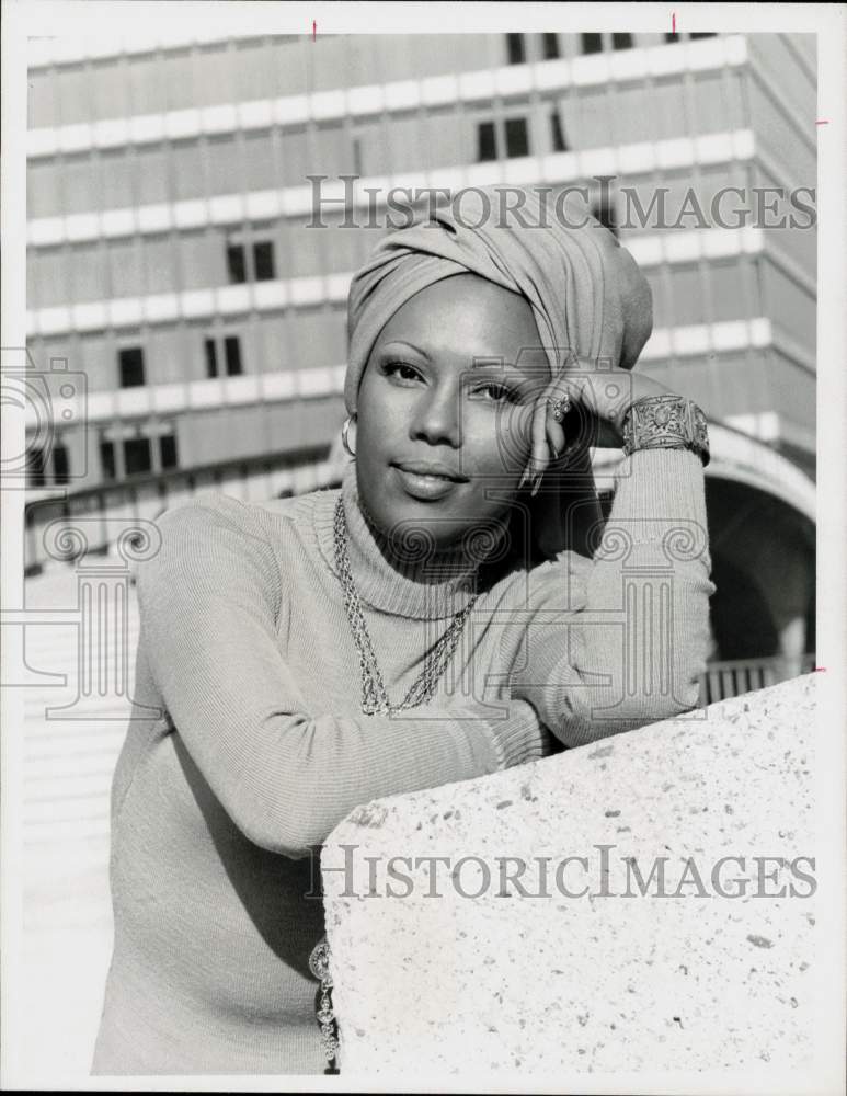 1975 Press Photo Actress Ja&#39;net DuBois, Star of &quot;Good Times&quot; TV Show - lry26178- Historic Images