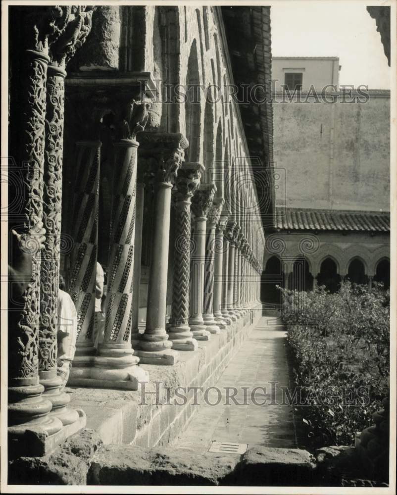 1977 Press Photo The jewel-like cloister of Montreal Cathedral in Canada- Historic Images