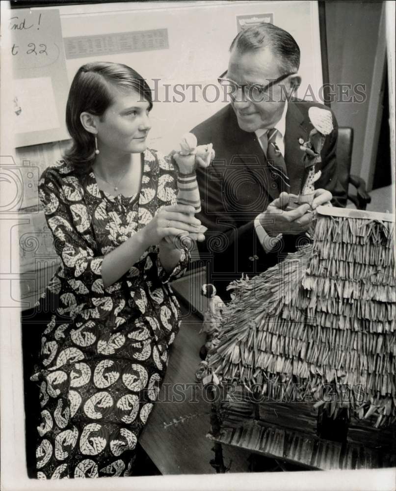 1968 Press Photo Donna Boyett and H.R. Clements at First Methodist Church, Miami- Historic Images