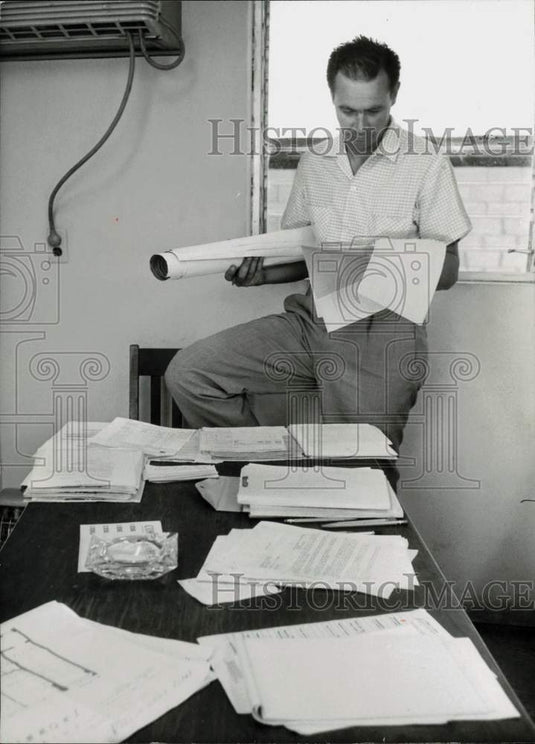 1958 Press Photo Ed Clarke, superintendent of First National Bank. - lry27729- Historic Images