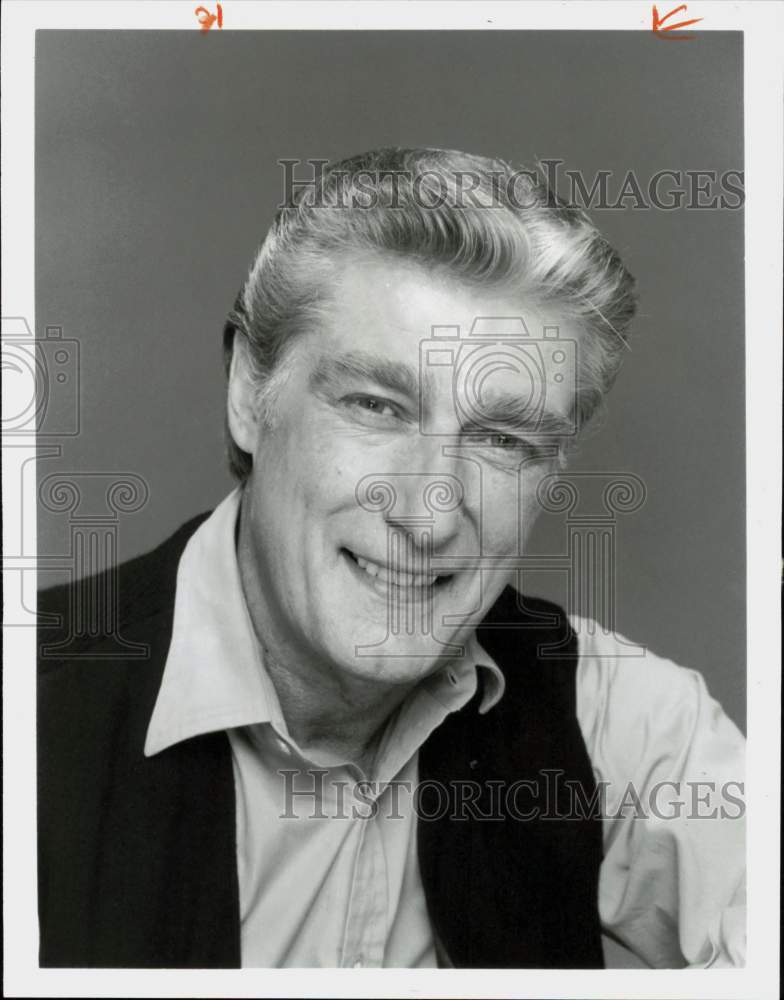 1983 Press Photo Actor Richard Mulligan in &quot;Reggie&quot; TV Series - lry28270- Historic Images