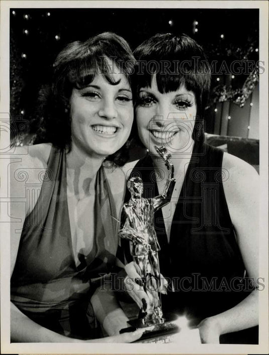 Press Photo Lorna Luft and Liza Minnelli on "The Entertainer of the Year."- Historic Images