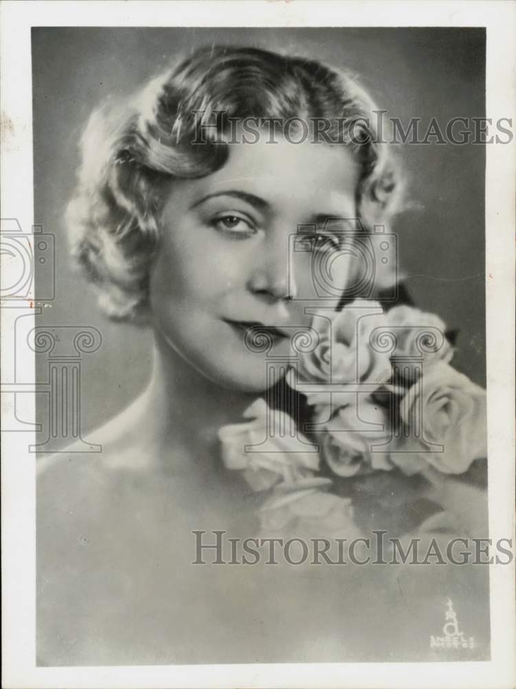 1932 Press Photo Actress Vilma Banky (Mrs. Rod Laroque) retires to Hungary.- Historic Images