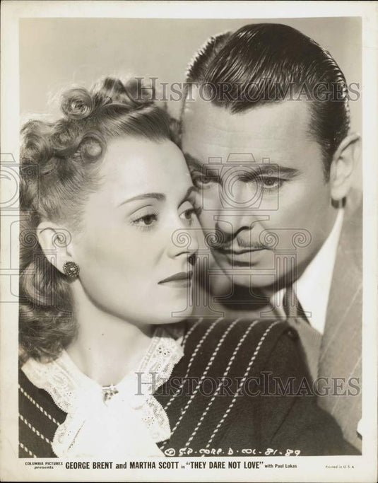 1941 Press Photo George Brent and Martha Scott star in "They Dare Not Love."- Historic Images