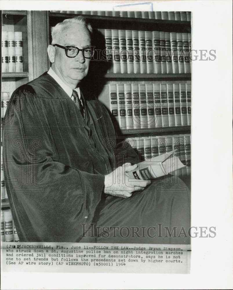 1964 Press Photo Judge Bryan Simpson at his chambers in Florida - lry30908- Historic Images