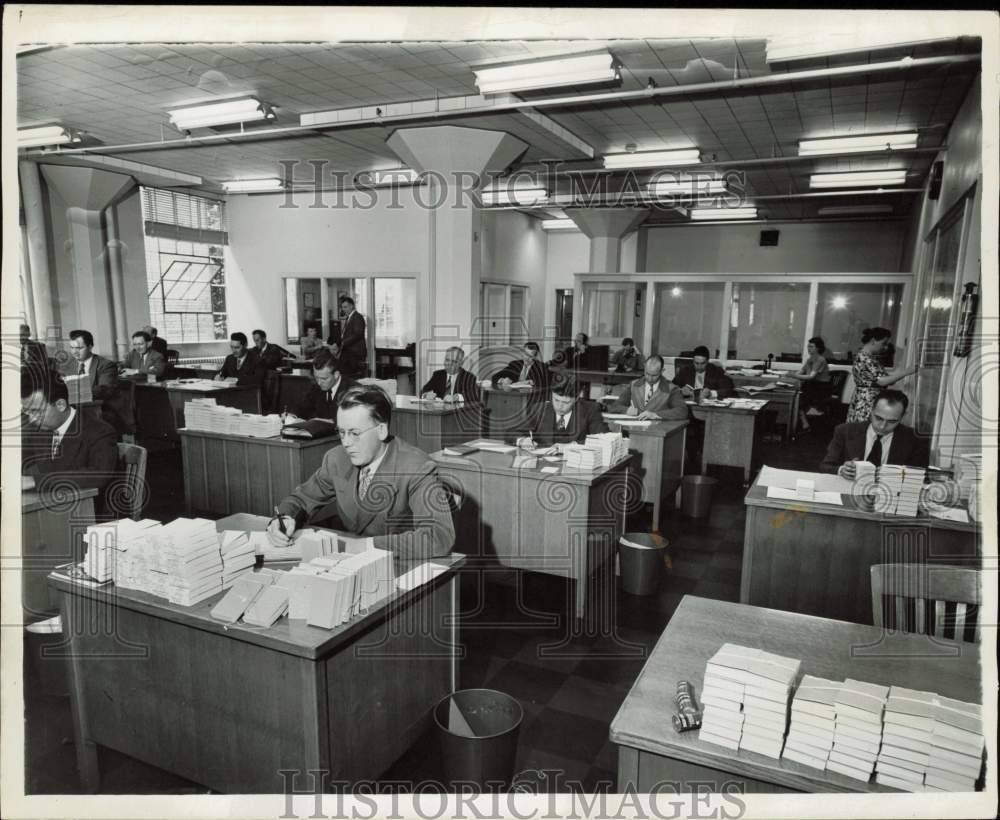 1946 Press Photo Circulation managers at work at The Seattle Times - lry31417- Historic Images