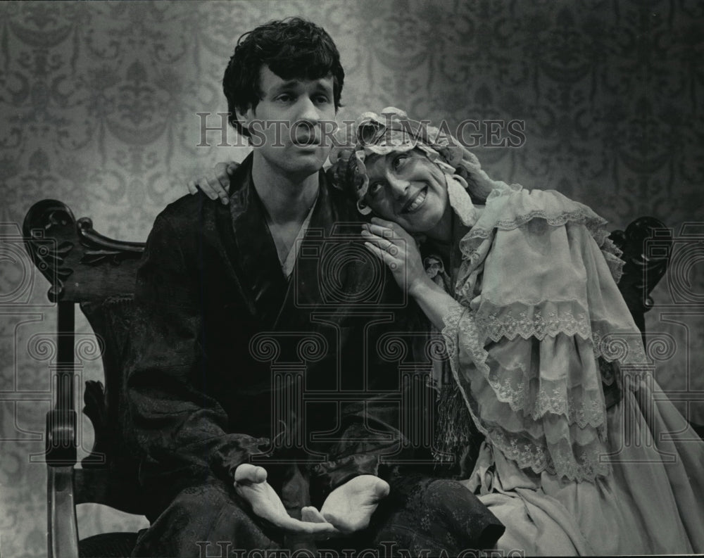 1984 Press Photo Alan and Mary Ellen Atwood star in &quot;The Fourposter&quot;- Historic Images