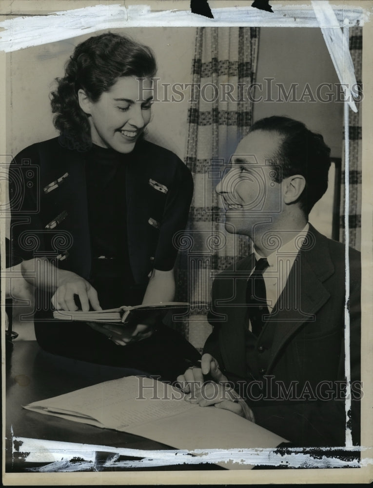 1939 Press Photo Mr &amp; Mrs Ollie Adelman plan Evanston University spring reunion- Historic Images