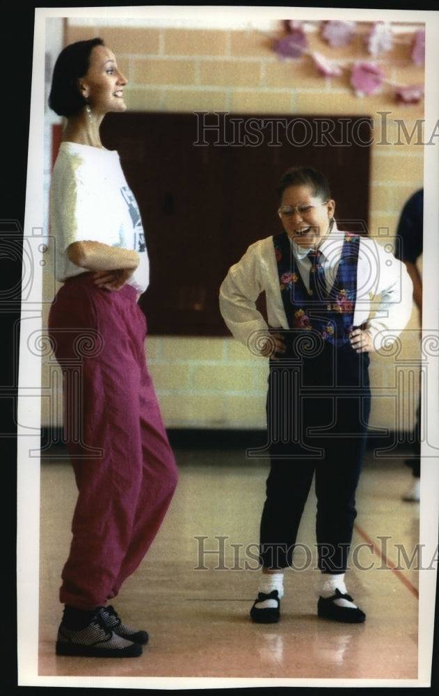 1993 Press Photo Victoria Edgar of the Ballet Hispanico w/ Miteya Cassarubias- Historic Images