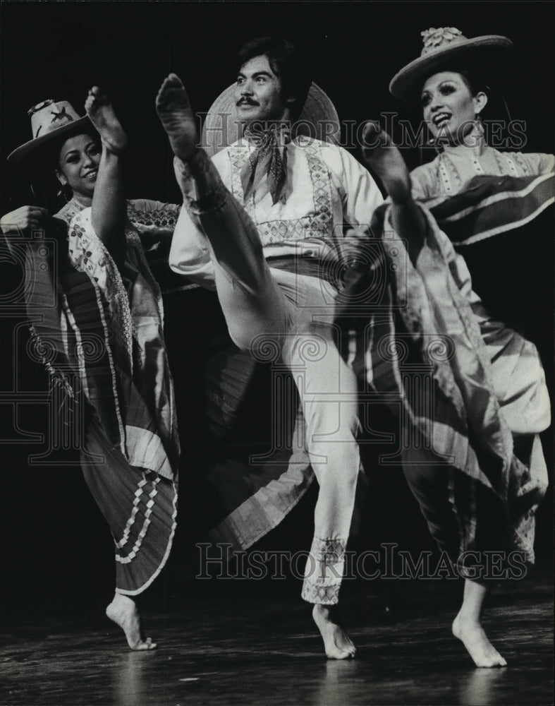 1983 Press Photo Ballet Folklorico de Mexico performed at the PAC- Historic Images