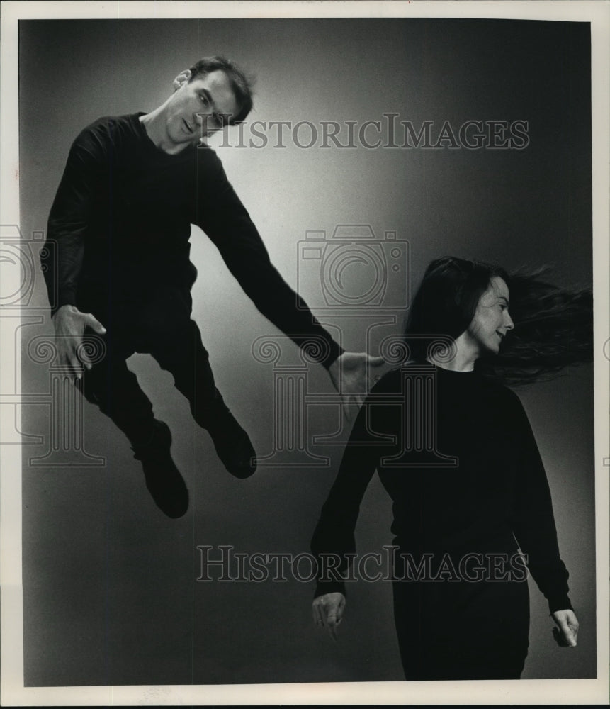 1988 Press Photo Mark Anderson & Fiona Templeton in a lively routine- Historic Images