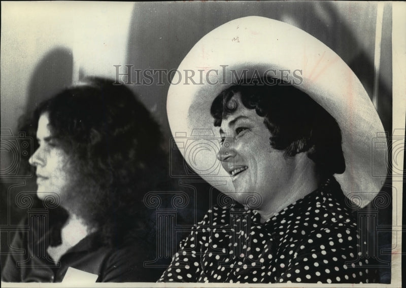 Load image into Gallery viewer, 1971 Press Photo Rep. Bella Abzug at National Women's Political in Washington
