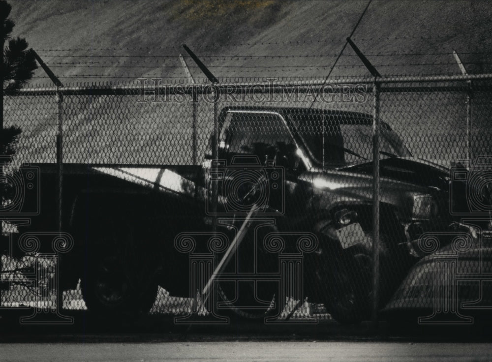 1988 Press Photo Pickup truck impounded after accident- Historic Images