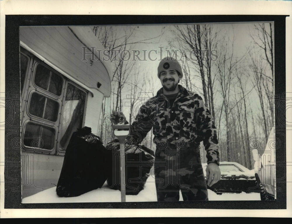 1988 Press Photo Jamie Schweitzer died in his pickup - Historic Images