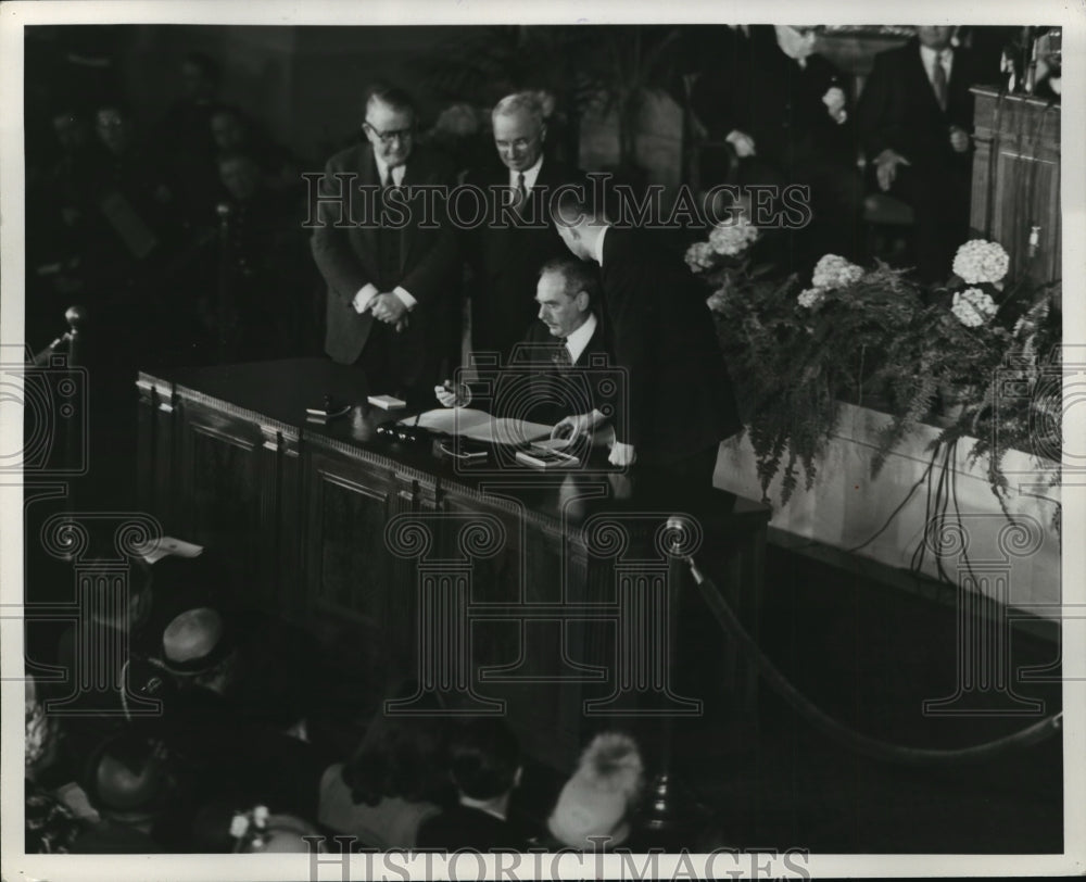 1965 Press Photo Sec of State Dean Acheson at North Atlantic Treaty signing - Historic Images