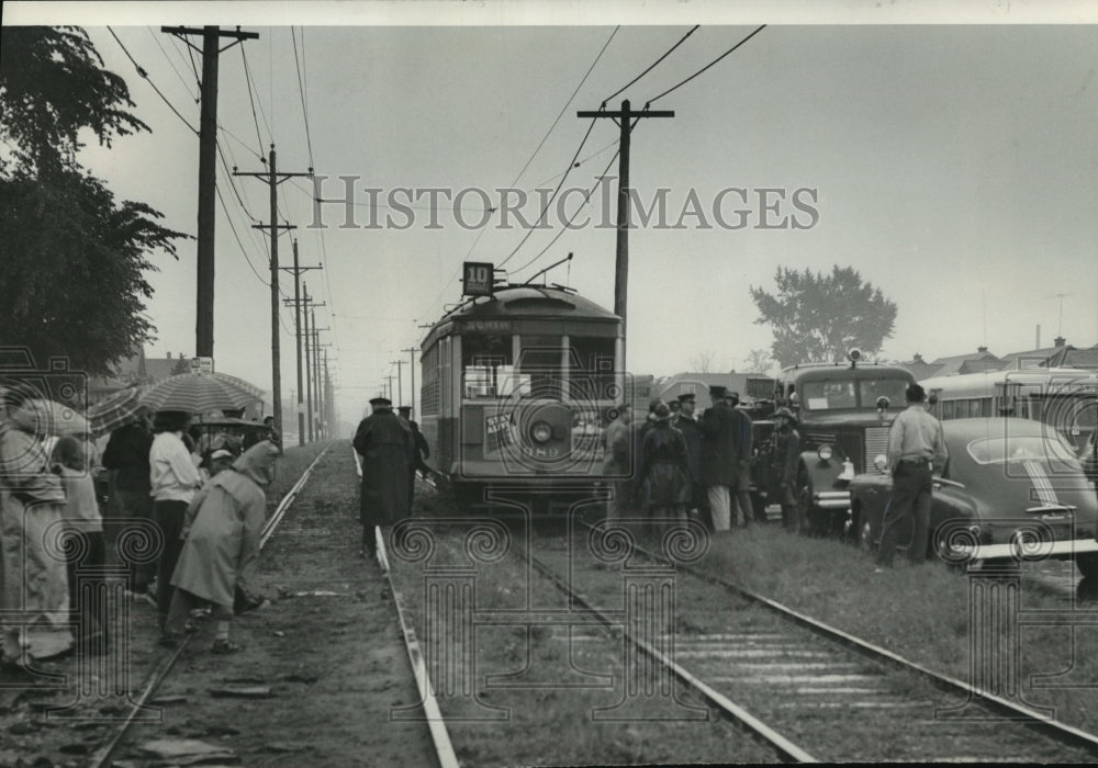 1950 Press Photo Streetcar fatal crash to Miss Grace Stebgel's automobile- Historic Images