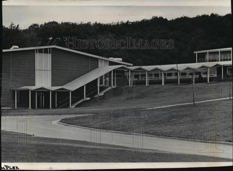 Load image into Gallery viewer, 1966 Press Photo The school complex at the Wisconsin School for Boys, Wales
