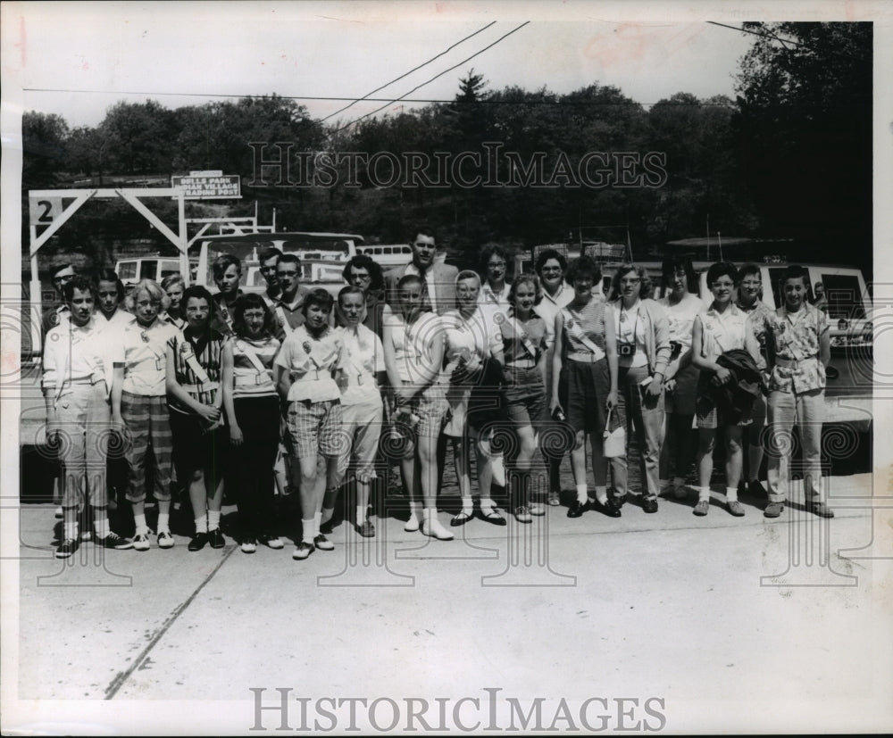 1949 Press Photo The grade school pupils from Adams - mja01896