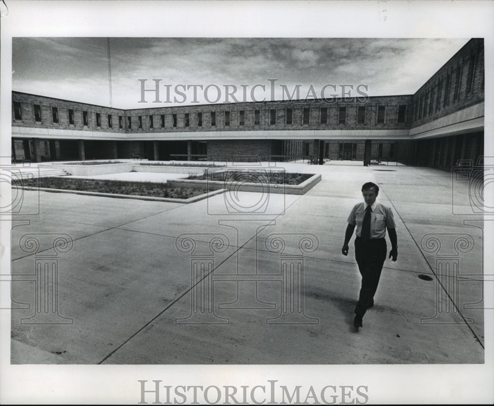1973 Press Photo Elmer O. Cady, Youthfull Offenders Institution in Adams County