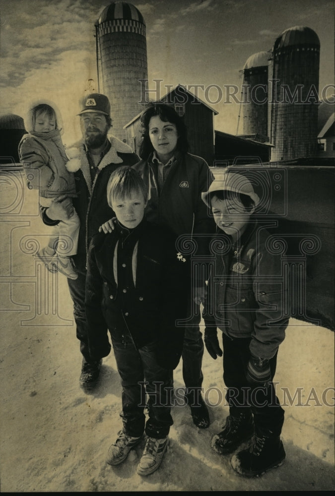 1986 Press Photo A dairy farm near Taylor is the home of the Massman family- Historic Images