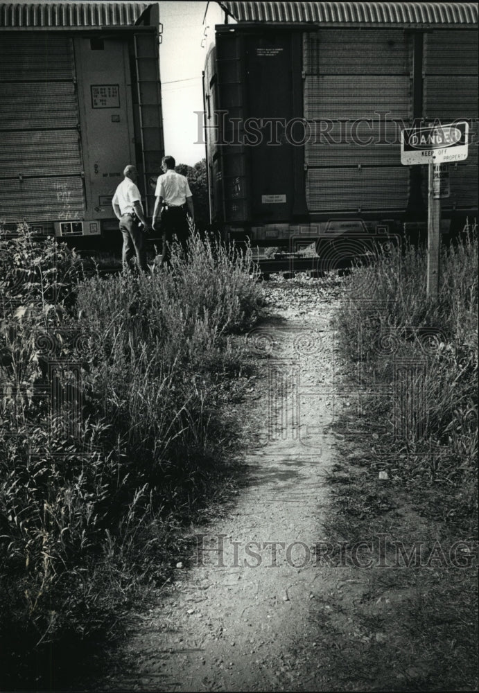 1992 Press Photo Steve B Kiekhofer struck by a Soo Line Railroad Train- Historic Images