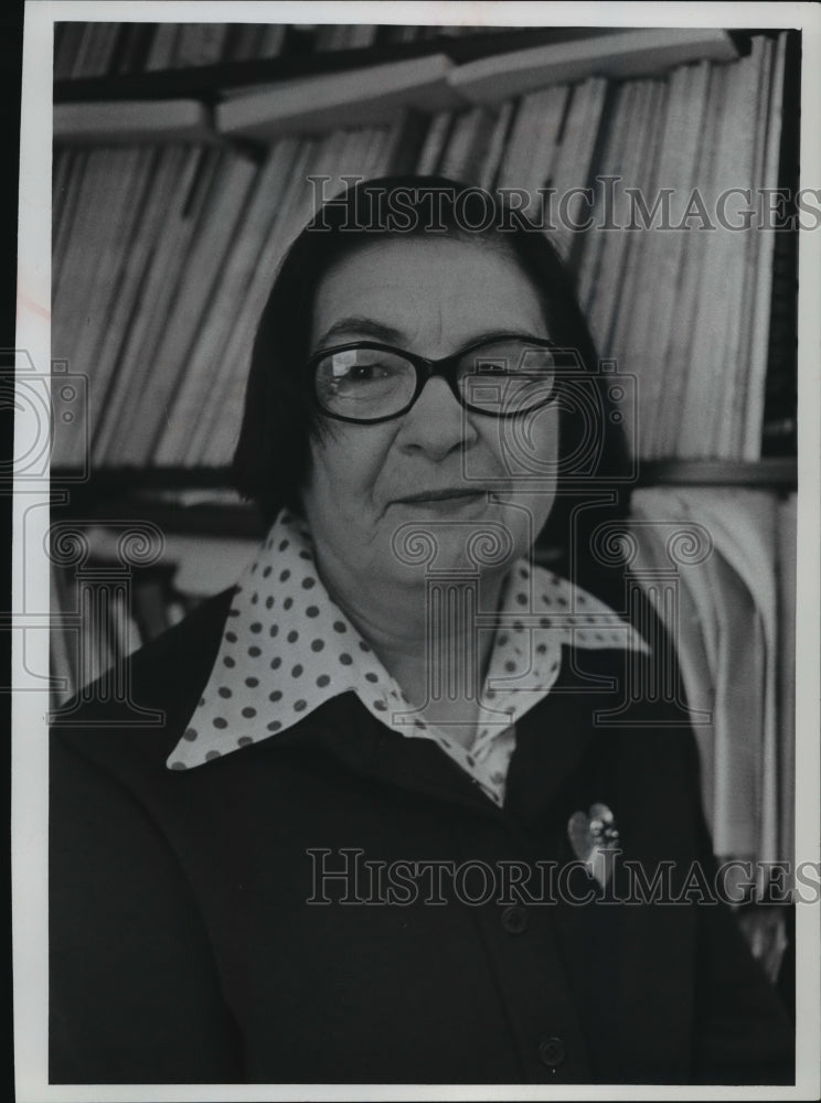 1977 Press Photo Ruth Aldrich, UWM professor - mja02001