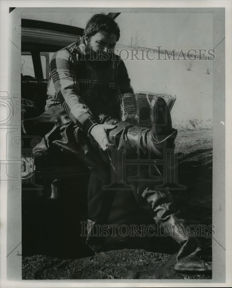 1956 Press Photo Thomas J. Abercrombie- Historic Images