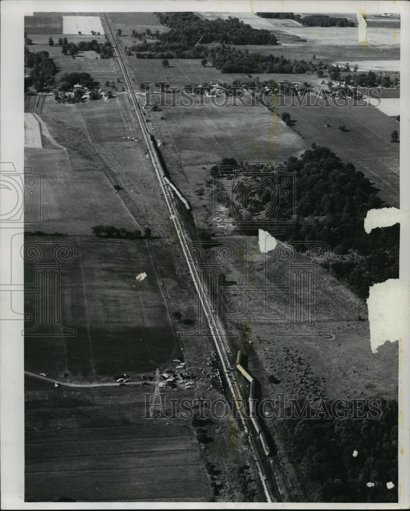 1958 Press Photo Aerial view of a railroad accident in Milwaukee- Historic Images