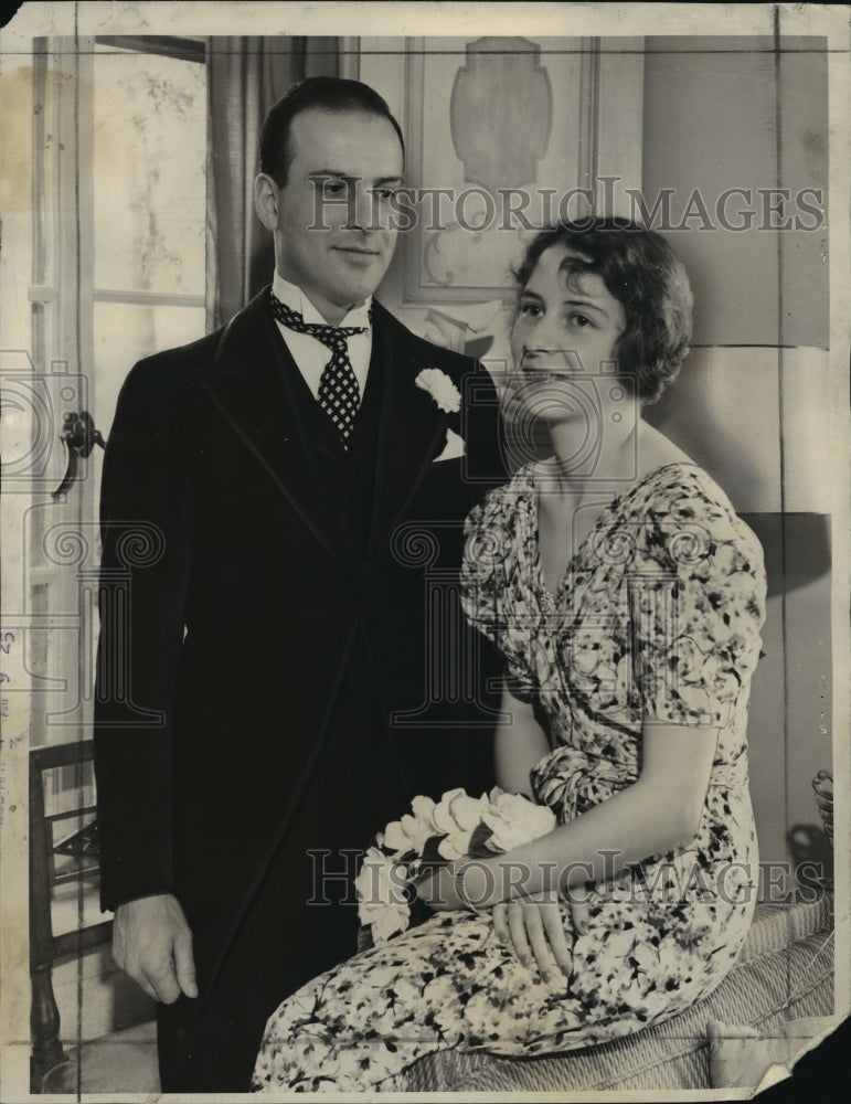 Load image into Gallery viewer, 1938 Press Photo Mr. and Mrs. David E. Albright - mja02519
