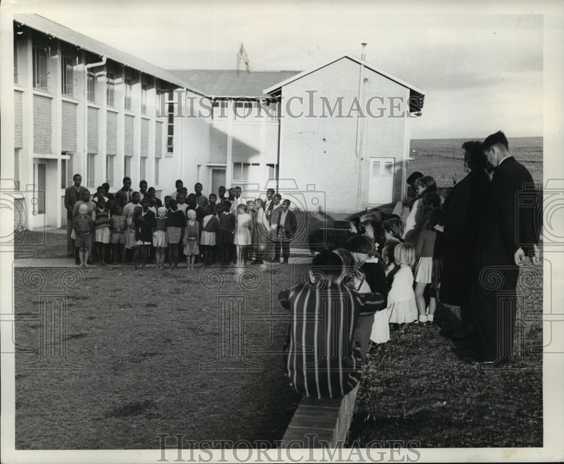 Load image into Gallery viewer, 1965 Press Photo Efata School for blind and deaf Bantu children - mja02747

