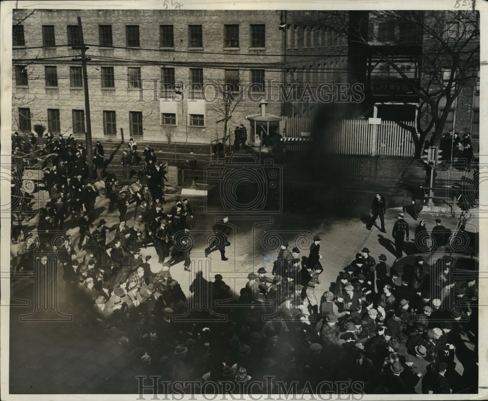 1941 Press Photo Strike at Allis-Chalmers - mja02806- Historic Images