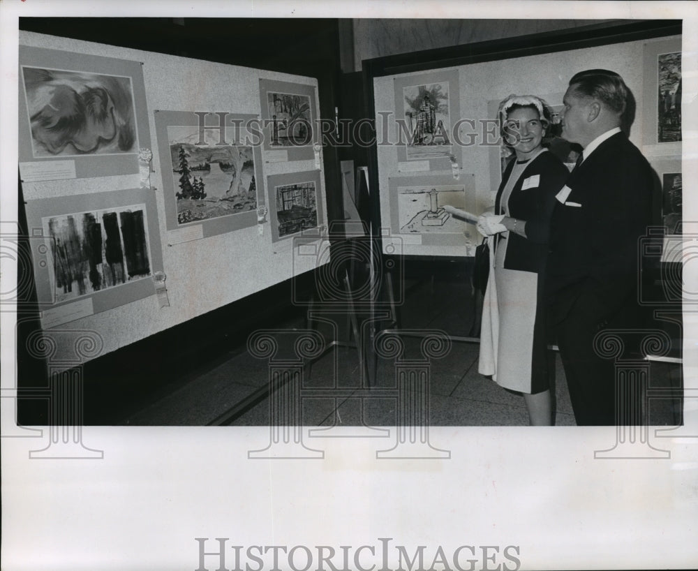1962 Press Photo Mr. &amp; Mrs. Lester W. Brann Jr at Americana Past &amp; Present Show
