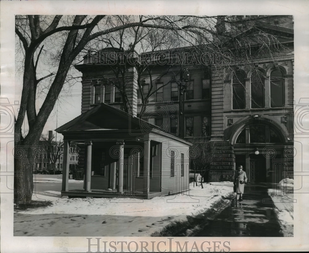 1954 Press Photo Office of Henry S. Baird west of Lake Michigan - mja03018