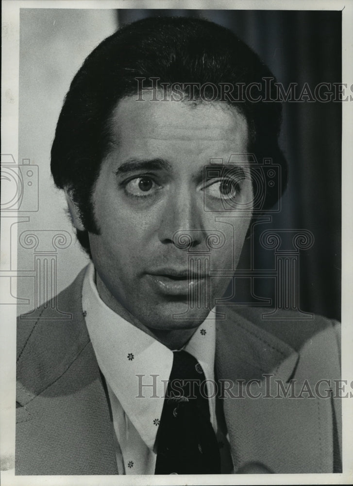 1975 Press Photo Charles M. Bernardo, Superintendent of Schools Rhode Island- Historic Images