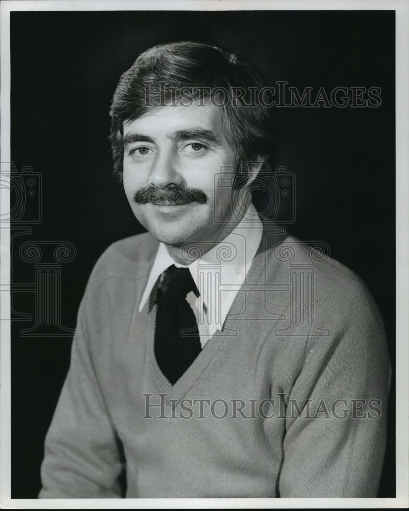 Load image into Gallery viewer, 1975 Press Photo Alan Baker, Producer and Director
