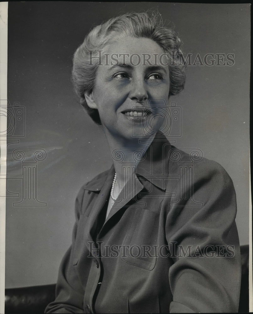 1945 Press Photo Mrs. Wyeth Allen who has been president of the Milwaukee YWCA- Historic Images