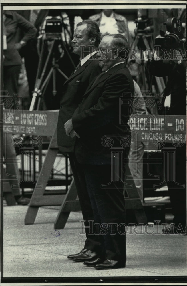 Load image into Gallery viewer, 1973 Press Photo West German Chancellor Willy Brandt,Chicago Mayor Richard Daley
