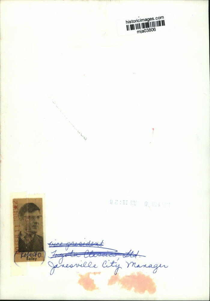 1974 Press Photo Robert O Bailey, Janesville City Manager - mja03806