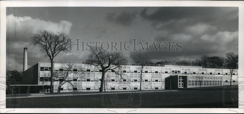 Load image into Gallery viewer, 1959 Press Photo Audubon Jr High School, 3300 South 39th Street - mja03848
