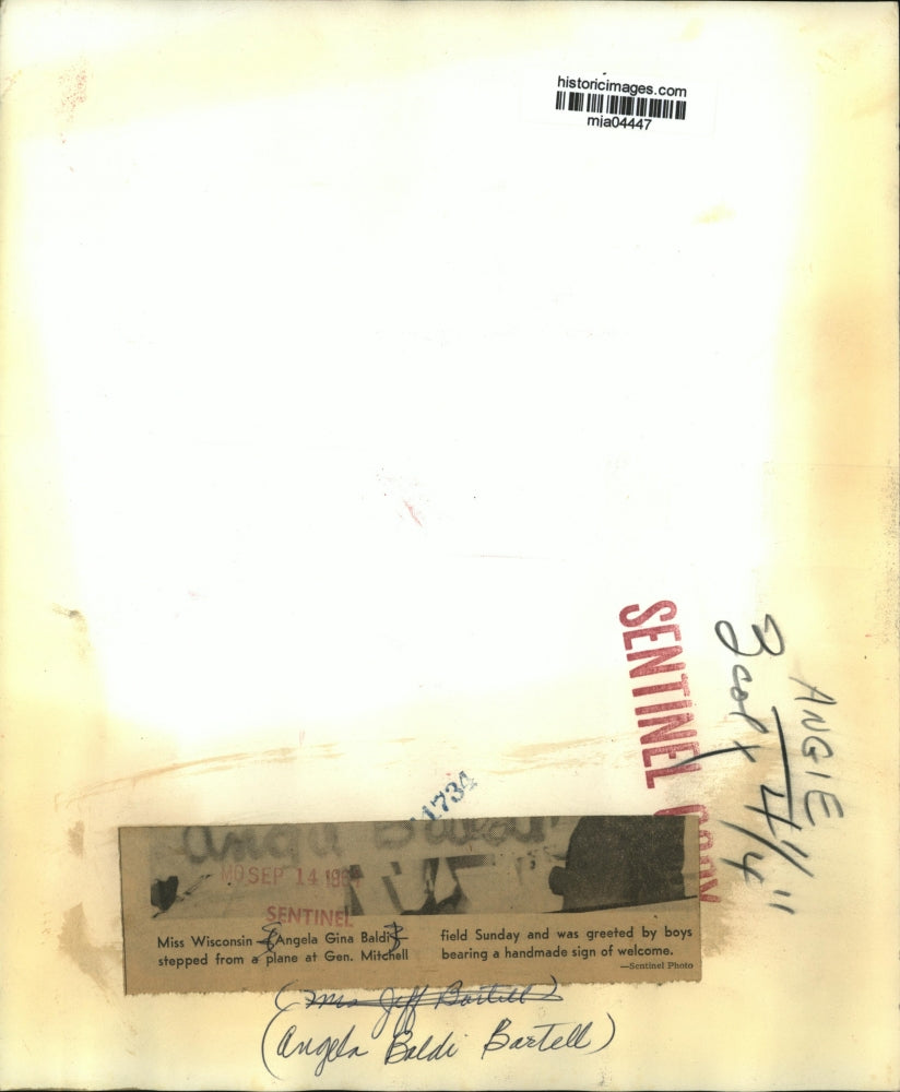 1964 Press Photo Ms Wisconsin Angela Gina Baldi at Gen Mitchell - mja04447