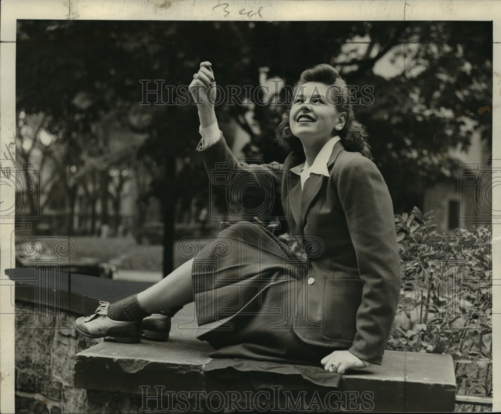 1942 Press Photo Mr &amp; Mrs George Van Eweyk&#39;s daughter Jean in New York- Historic Images