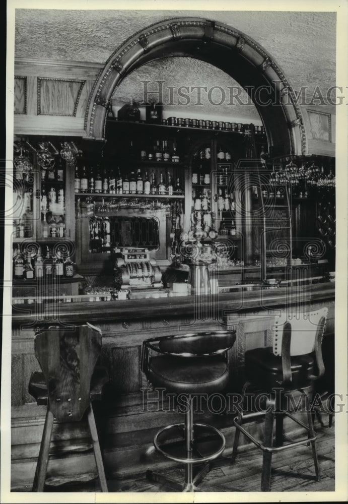 1981 Press Photo The bar at Pizza Man&#39;s new pub,- Historic Images