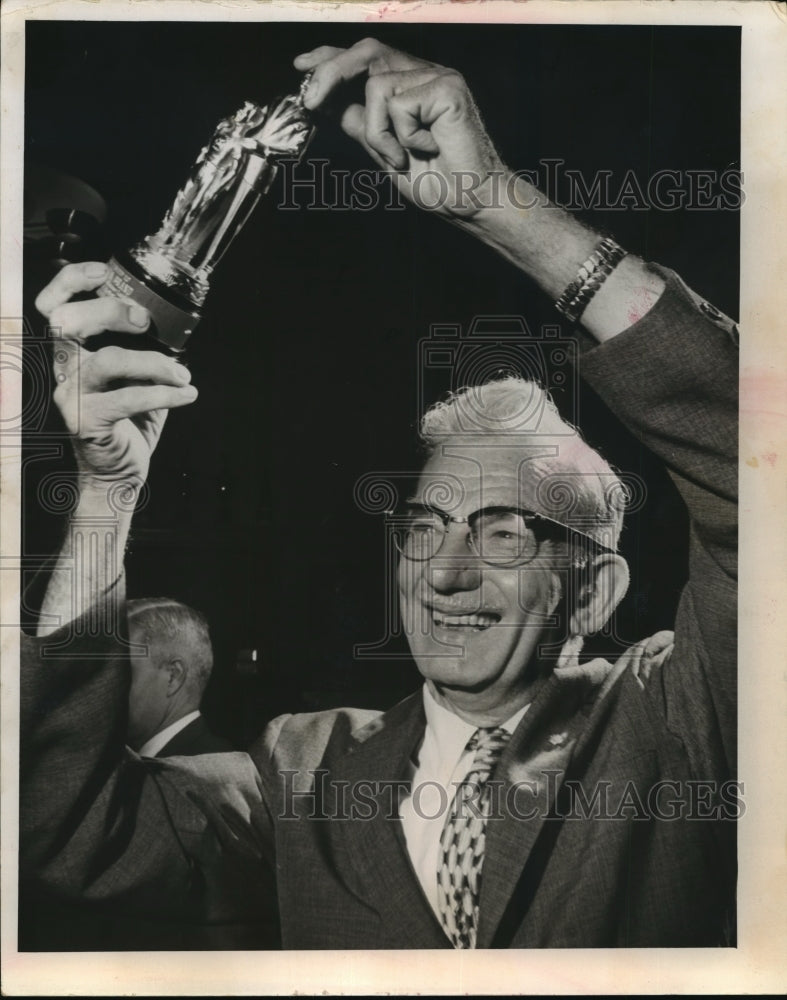 Load image into Gallery viewer, 1963 Press Photo The winner of the golden man &amp; boy award, Willis A Brand
