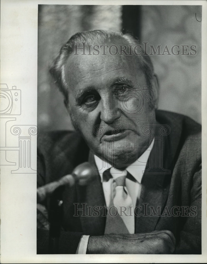 1972 Press Photo William Bremer at his press conference- Historic Images