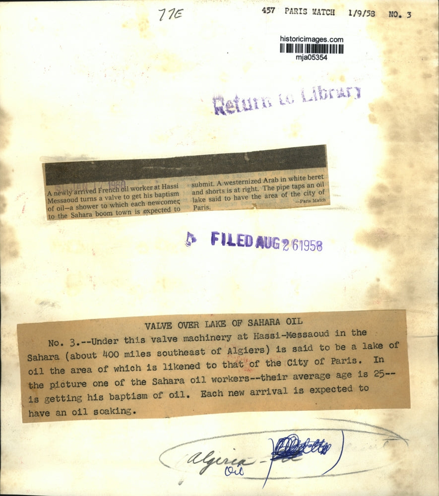 1958 Press Photo Sahara oil workers getting their baptism of oil - mja05354